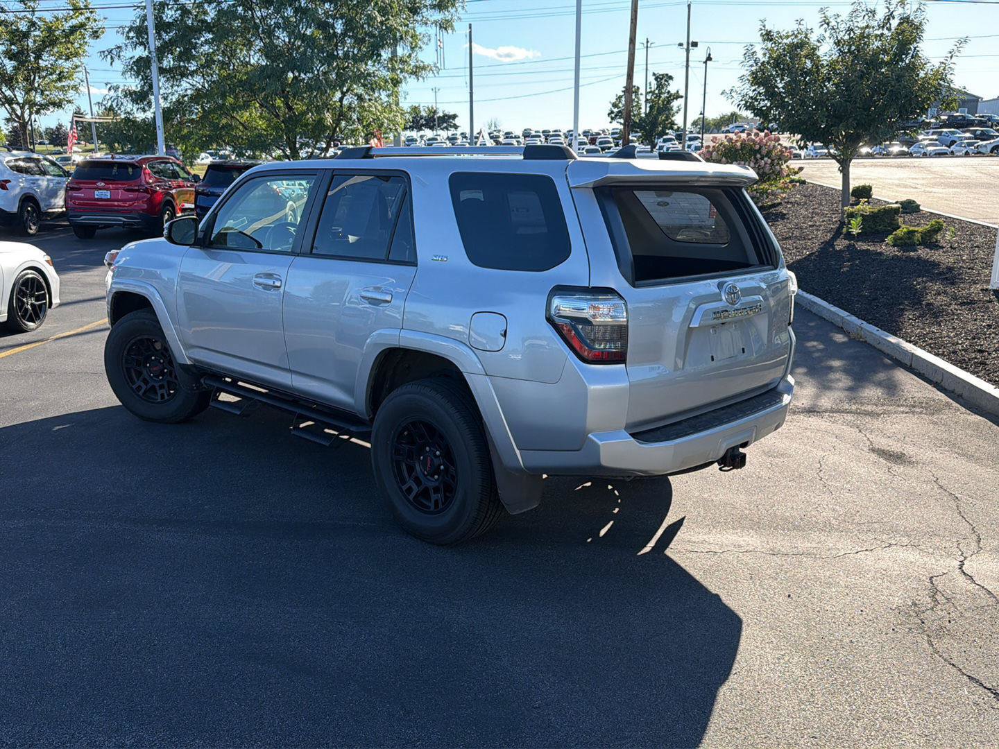 Used 2021 Toyota 4Runner SR5 Premium w/ Moonroof Package AWD/4WD image 5