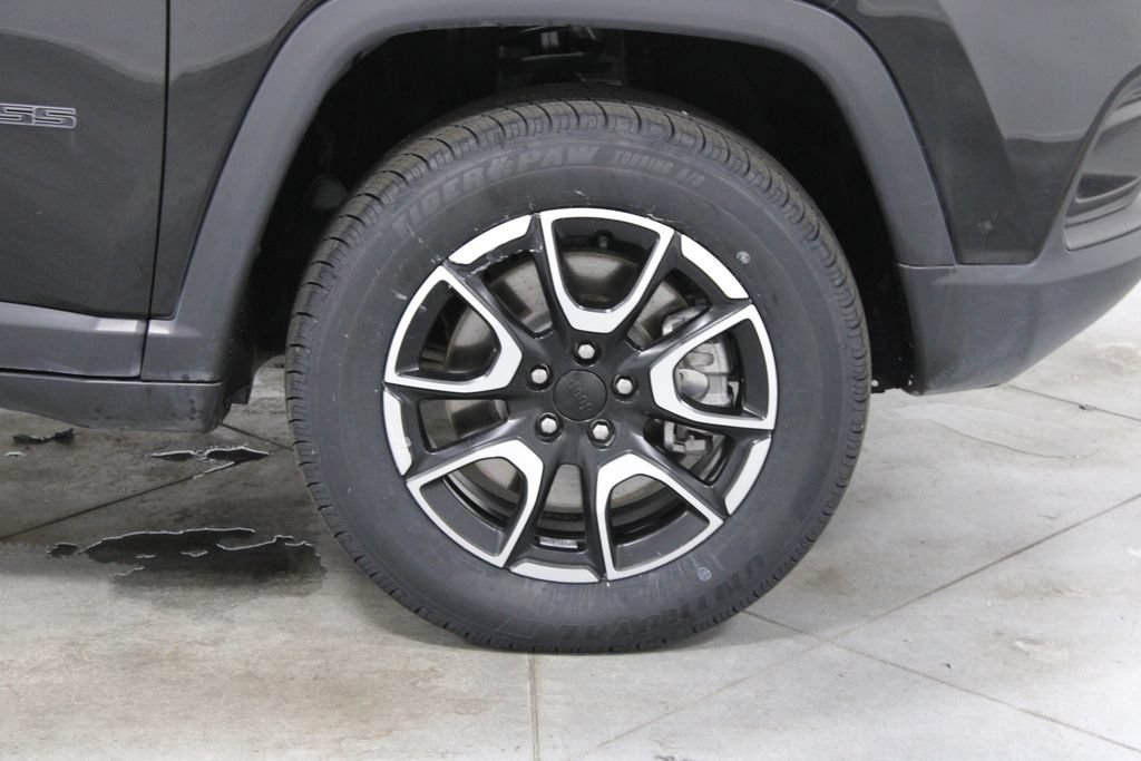Used 2024 Jeep Compass Trailhawk AWD/4WD image 11