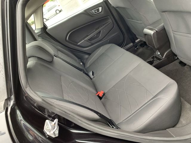 Used 2015 Ford Fiesta SE FWD image 12
