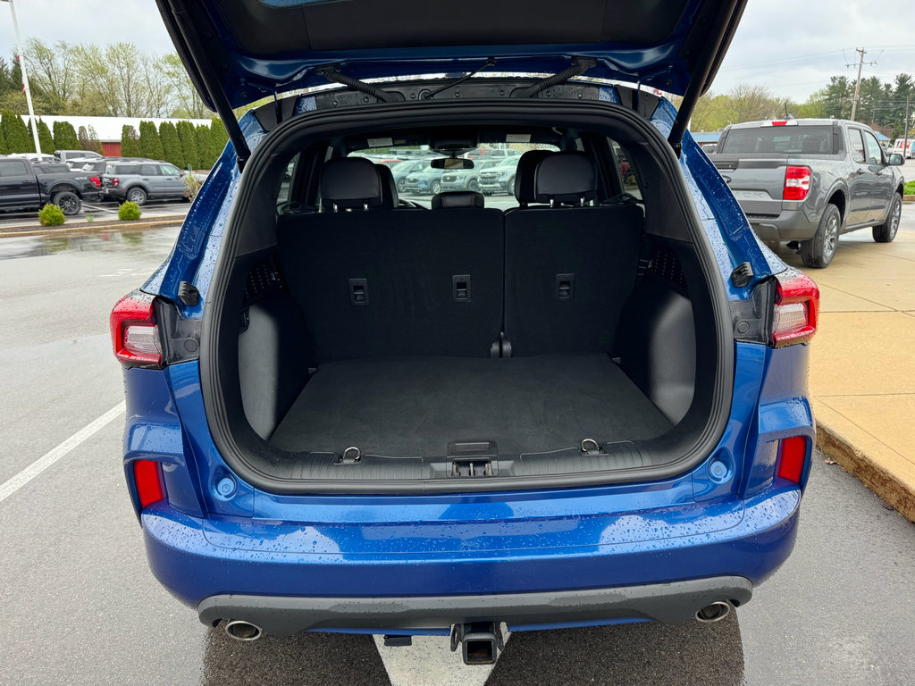 Used 2023 Ford Escape ST-Line Select w/ Class II Trailer Tow Package AWD/4WD image 33