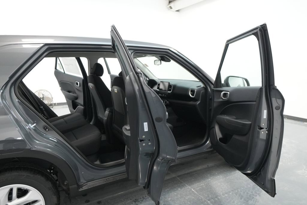 New 2026 Hyundai Venue SE image 24