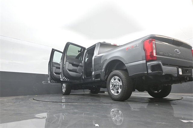 New 2026 Ford F350 XLT w/ FX4 Off-Road Package image 39