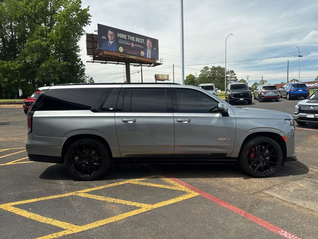 Used 2023 Cadillac Escalade ESV V AWD/4WD image 5