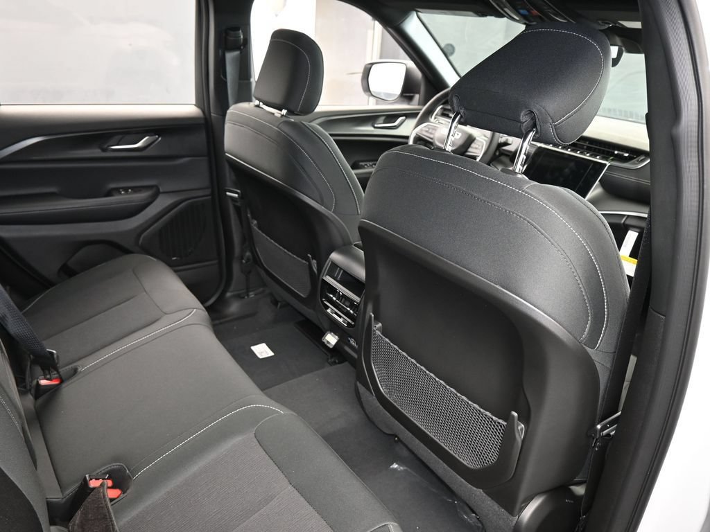 New 2026 Jeep Grand Cherokee Laredo X AWD/4WD image 40