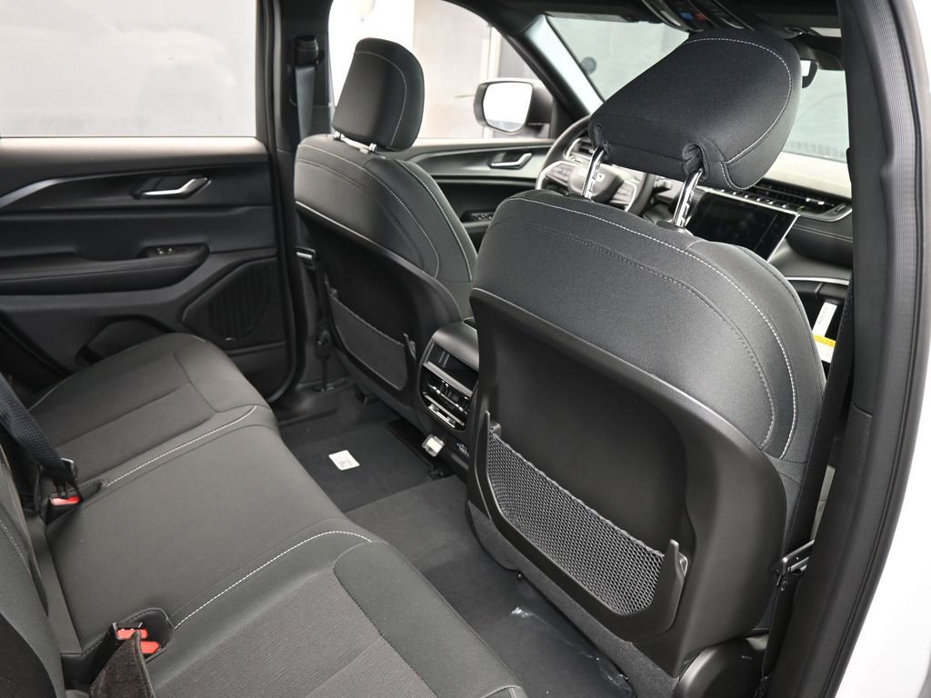 New 2026 Jeep Grand Cherokee Laredo X AWD/4WD image 40