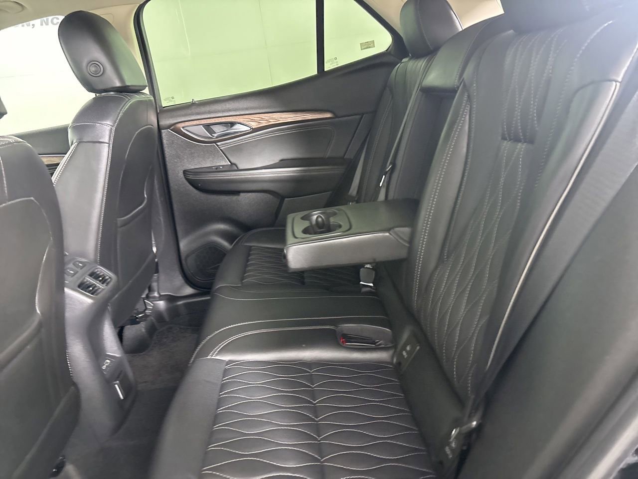 Used 2023 Buick Envision Avenir image 24