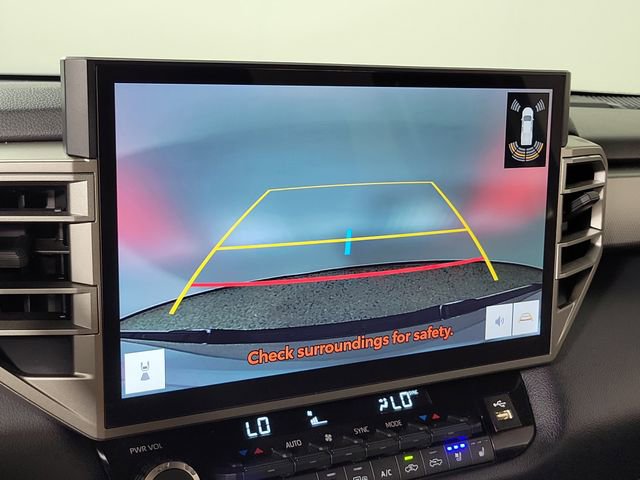 Used 2025 Toyota Tundra Limited AWD/4WD image 29