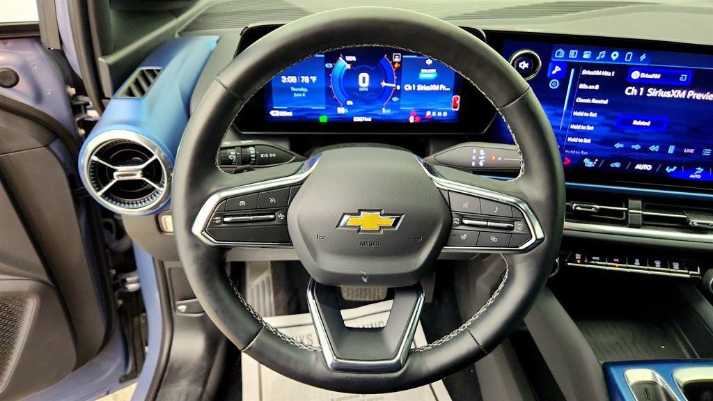 Used 2024 Chevrolet Equinox EV LT FWD image 13