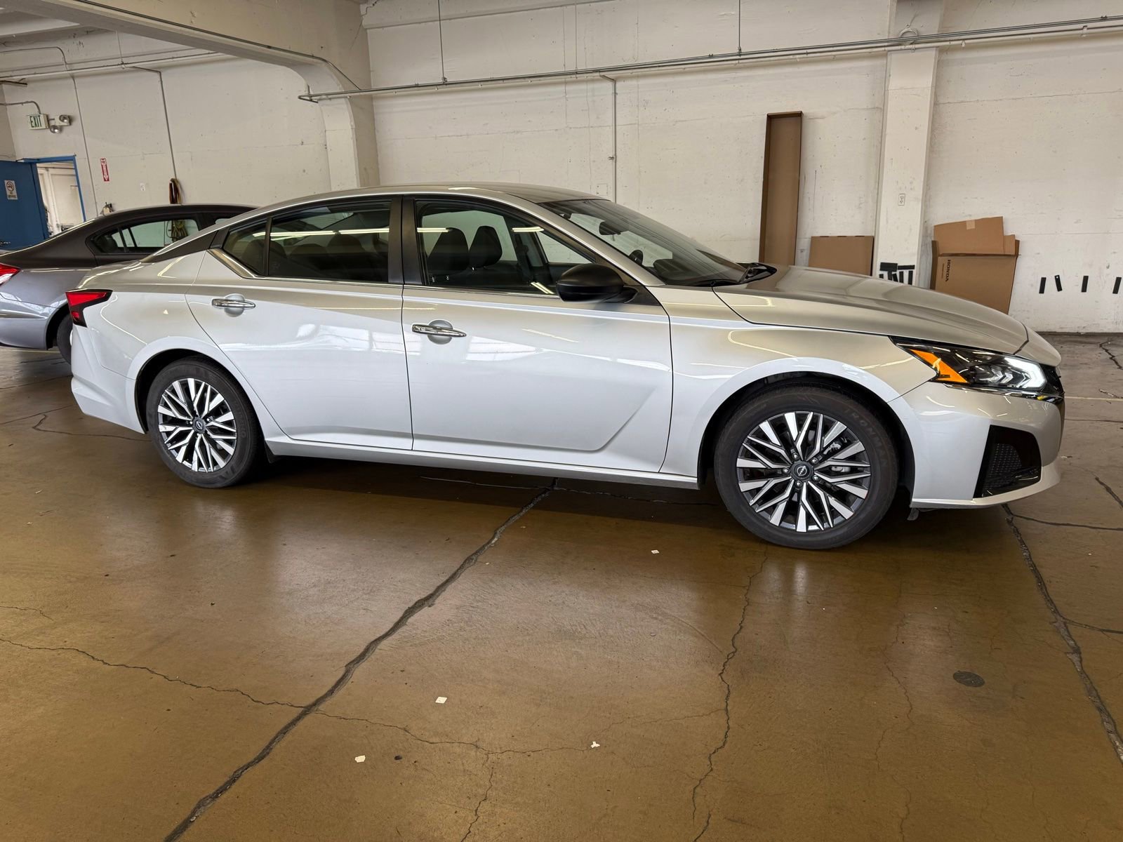 Used 2024 Nissan Altima 2.5 SV image 8