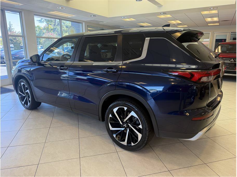 Used 2024 Mitsubishi Outlander FWD image 7