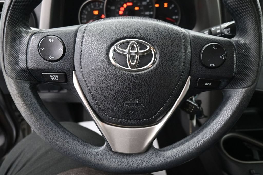 Used 2016 Toyota RAV4 LE AWD/4WD image 16