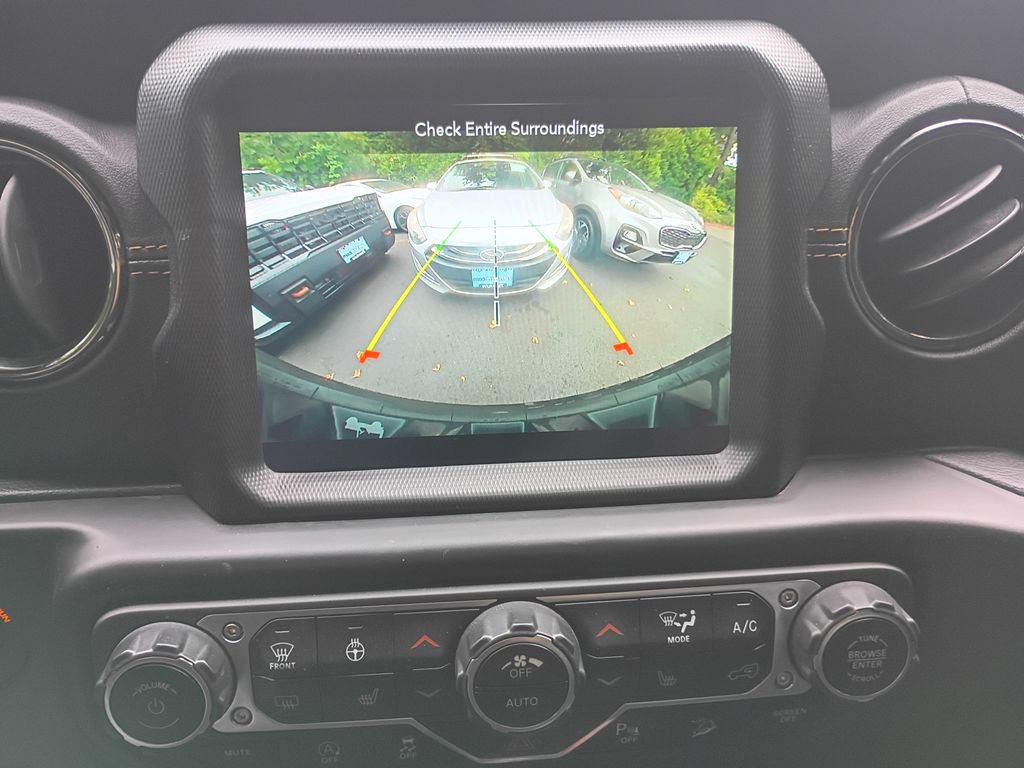 Used 2021 Jeep Wrangler Unlimited Sahara AWD/4WD image 25