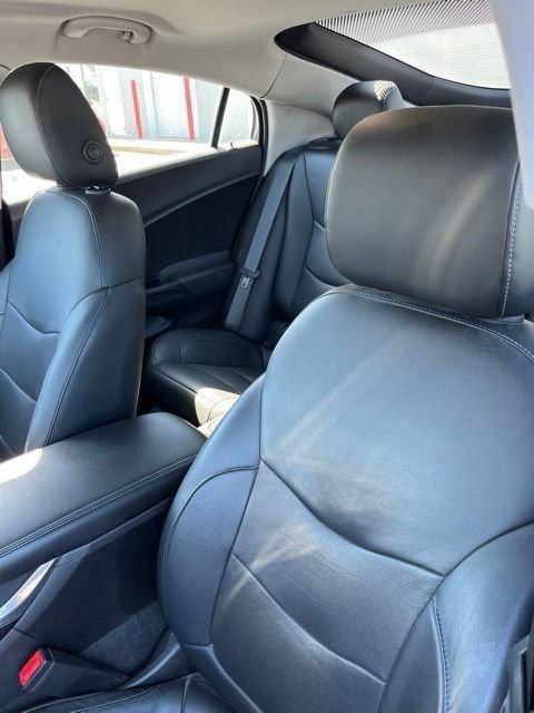 Used 2018 Chevrolet Volt Premier w/ Driver Confidence Package FWD image 11