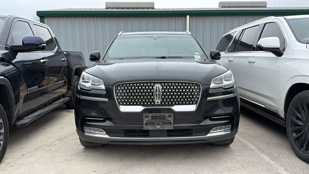 Used 2020 Lincoln Aviator Reserve w/ Equipment Group 202A AWD/4WD image 2