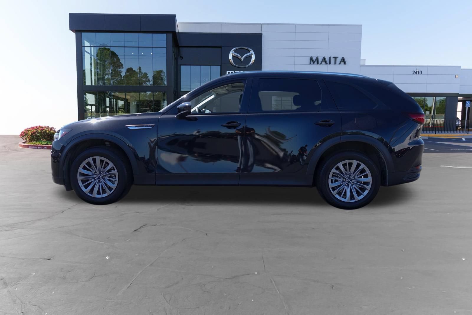 Certified 2024 MAZDA CX-90 Plug-In Hybrid w/ Preferred AWD/4WD image 8
