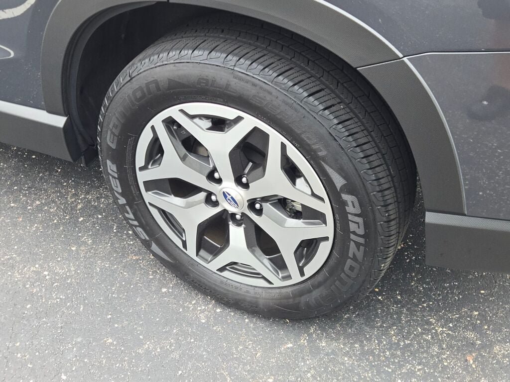 Certified 2023 Subaru Forester Premium AWD/4WD image 16