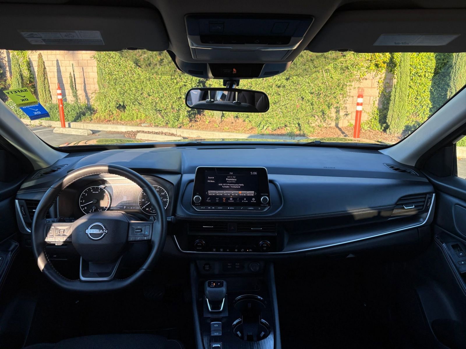 Used 2025 Nissan Rogue SV image 35