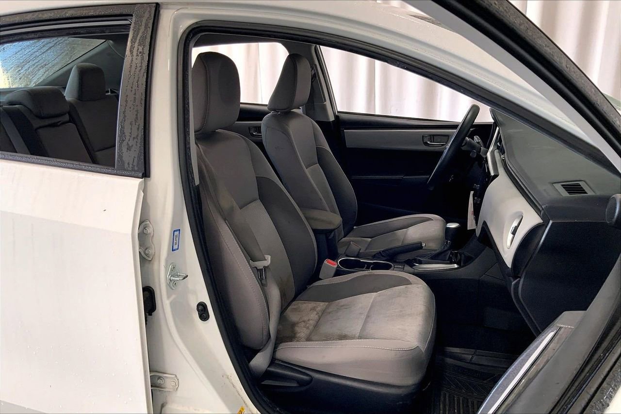 Used 2017 Toyota Corolla LE image 16