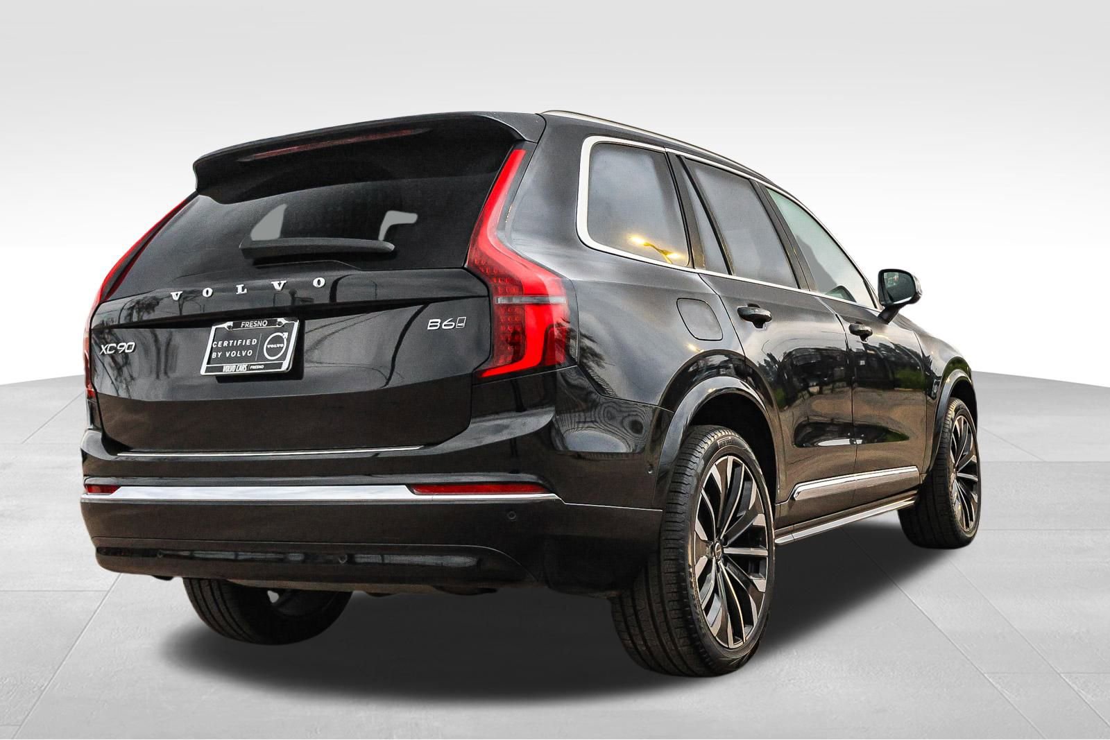 Used 2025 Volvo XC90 B6 Plus w/ Protection Package Premier image 6