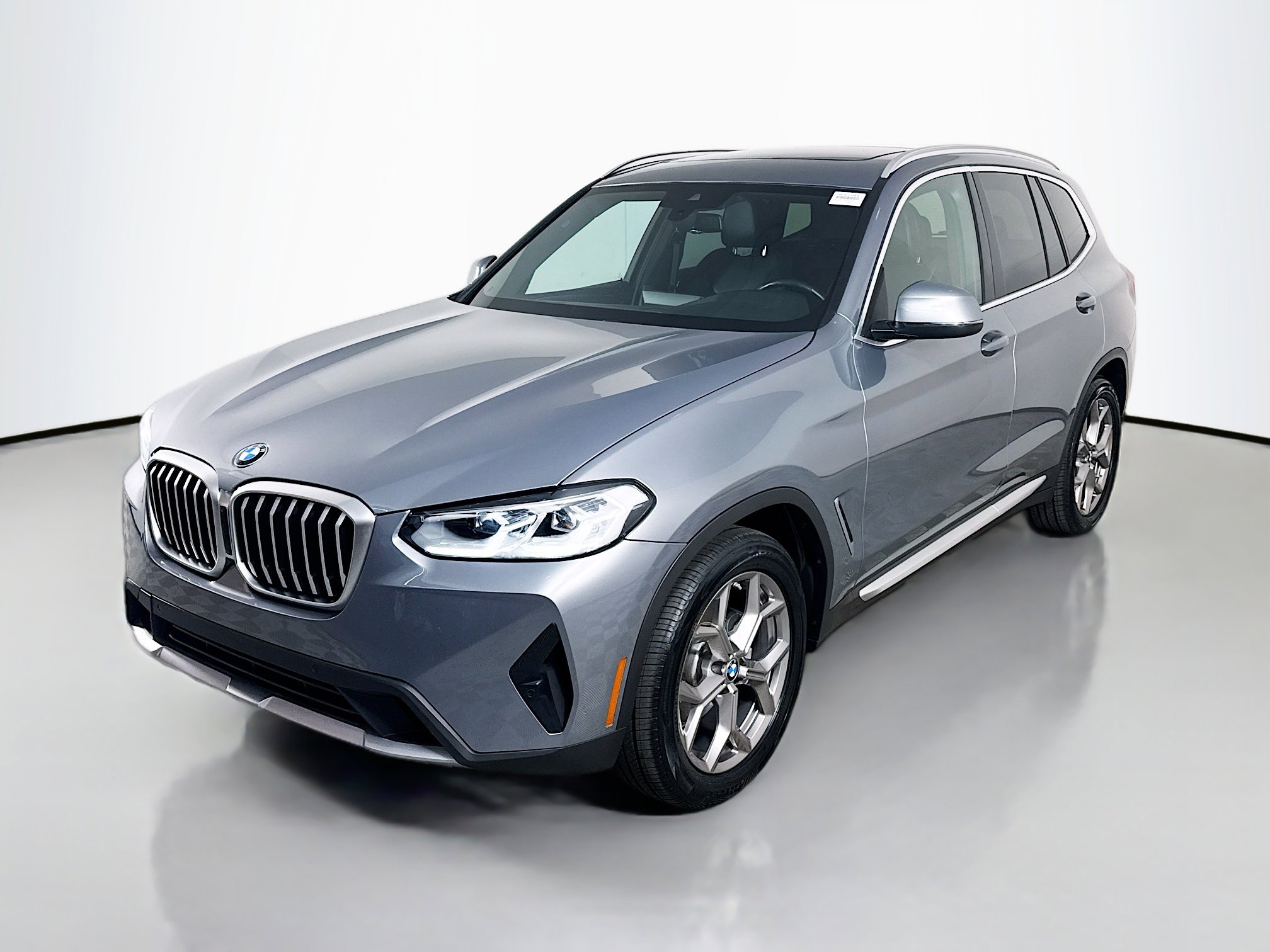 Used 2024 BMW X3 sDrive30i w/ Convenience Package image 4