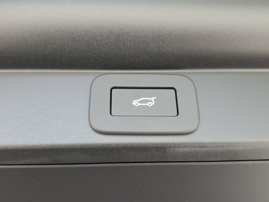 New 2026 Land Rover Range Rover Long Wheelbase SE AWD/4WD image 32