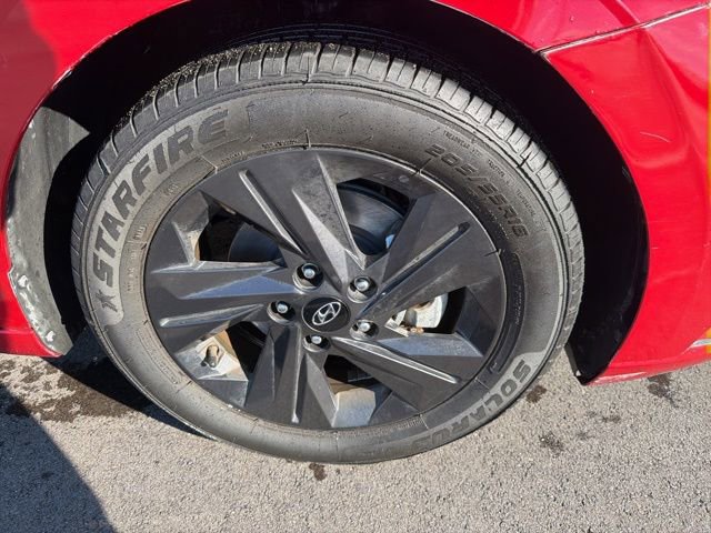 Used 2021 Hyundai Elantra SEL image 5