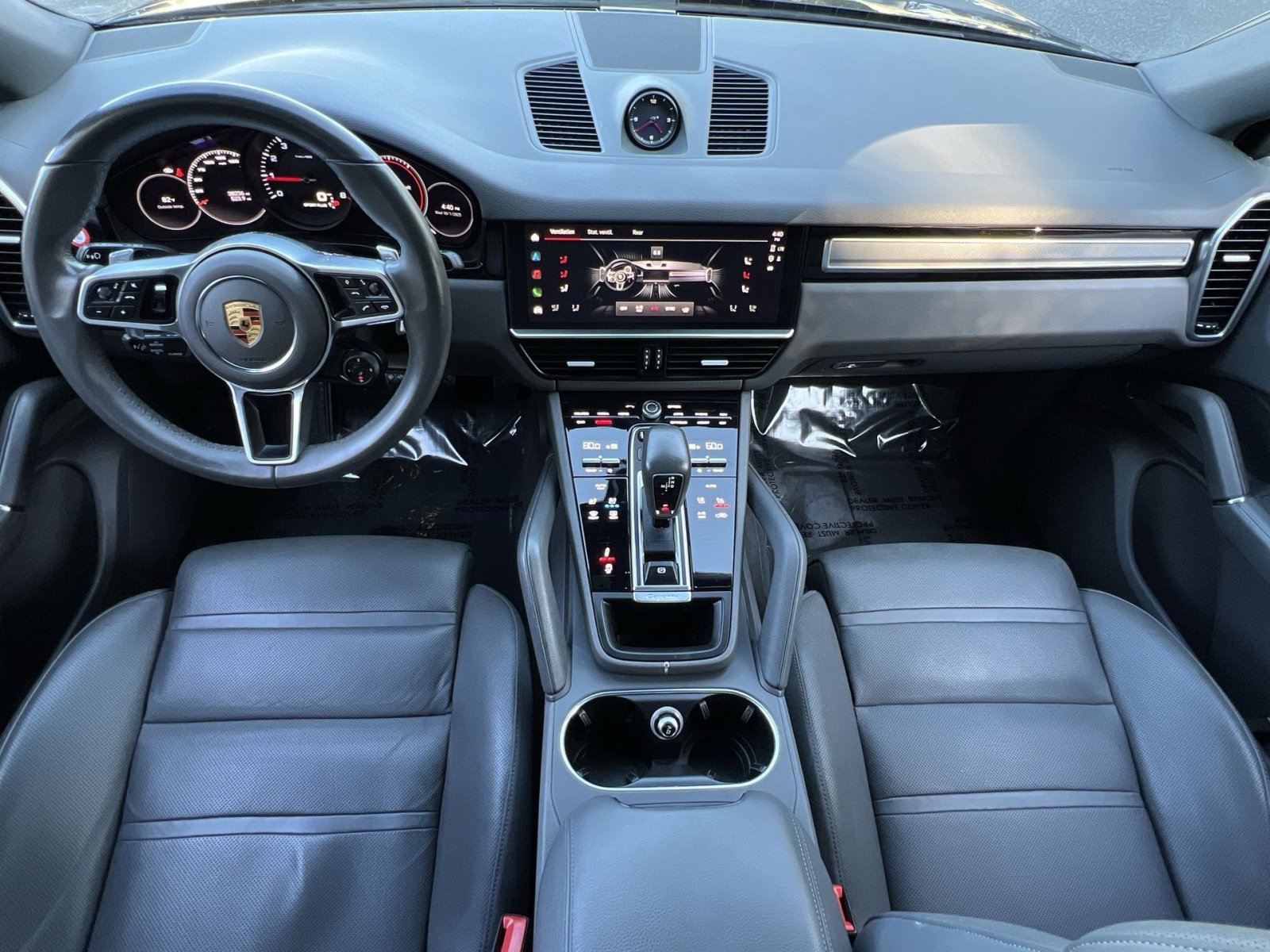 Used 2022 Porsche Cayenne Platinum Edition image 21
