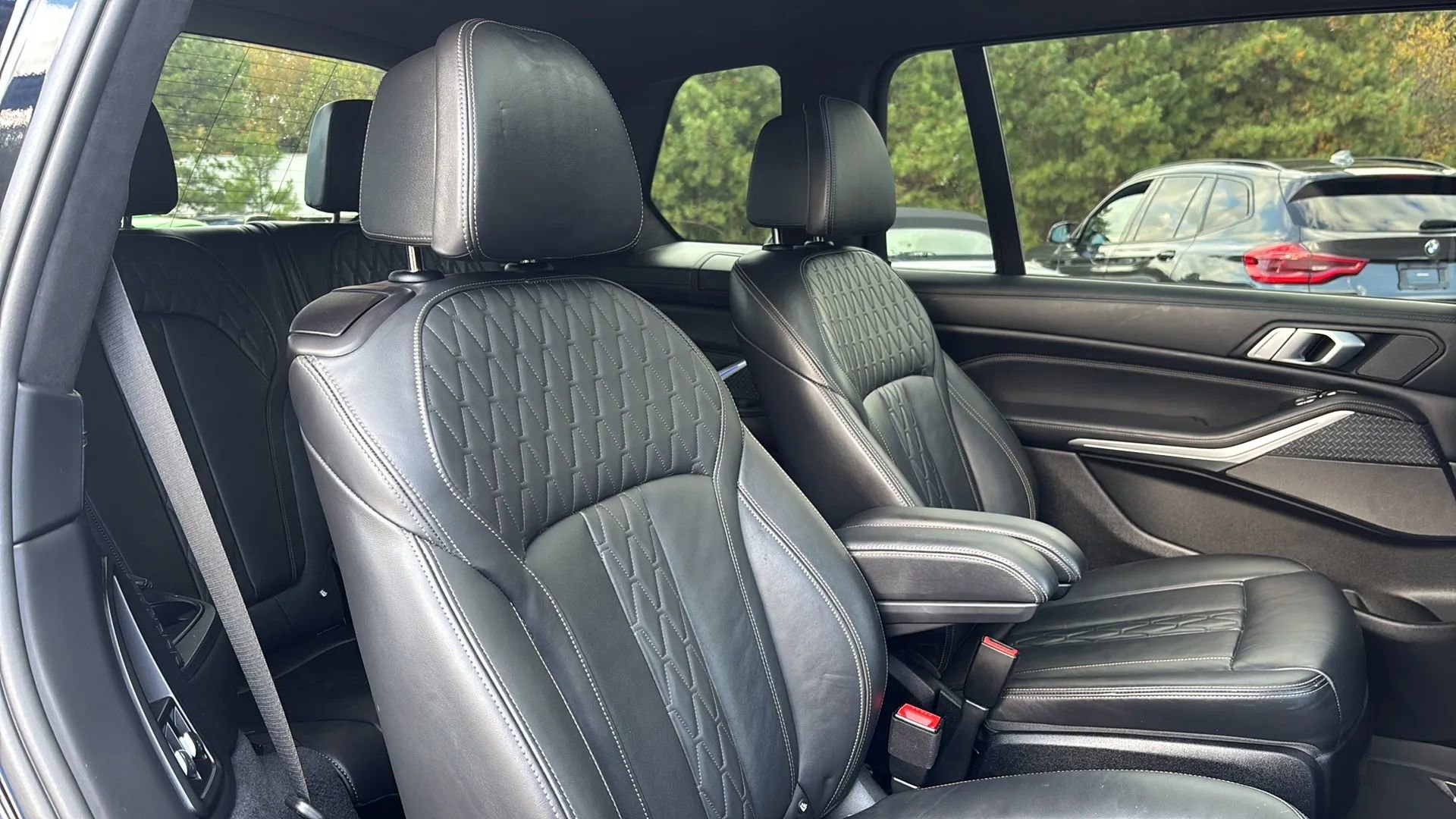 Used 2020 BMW X7 xDrive40i w/ M Sport Package image 29