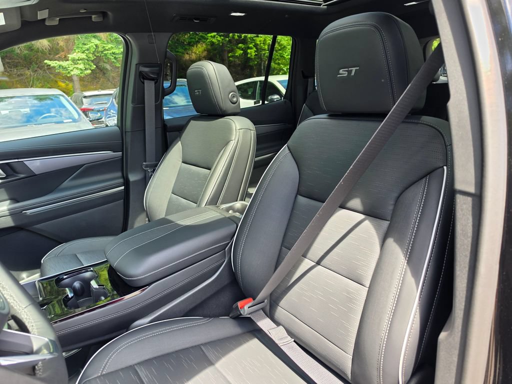 New 2026 Buick Enclave Sport Touring w/ Power Package AWD/4WD image 23