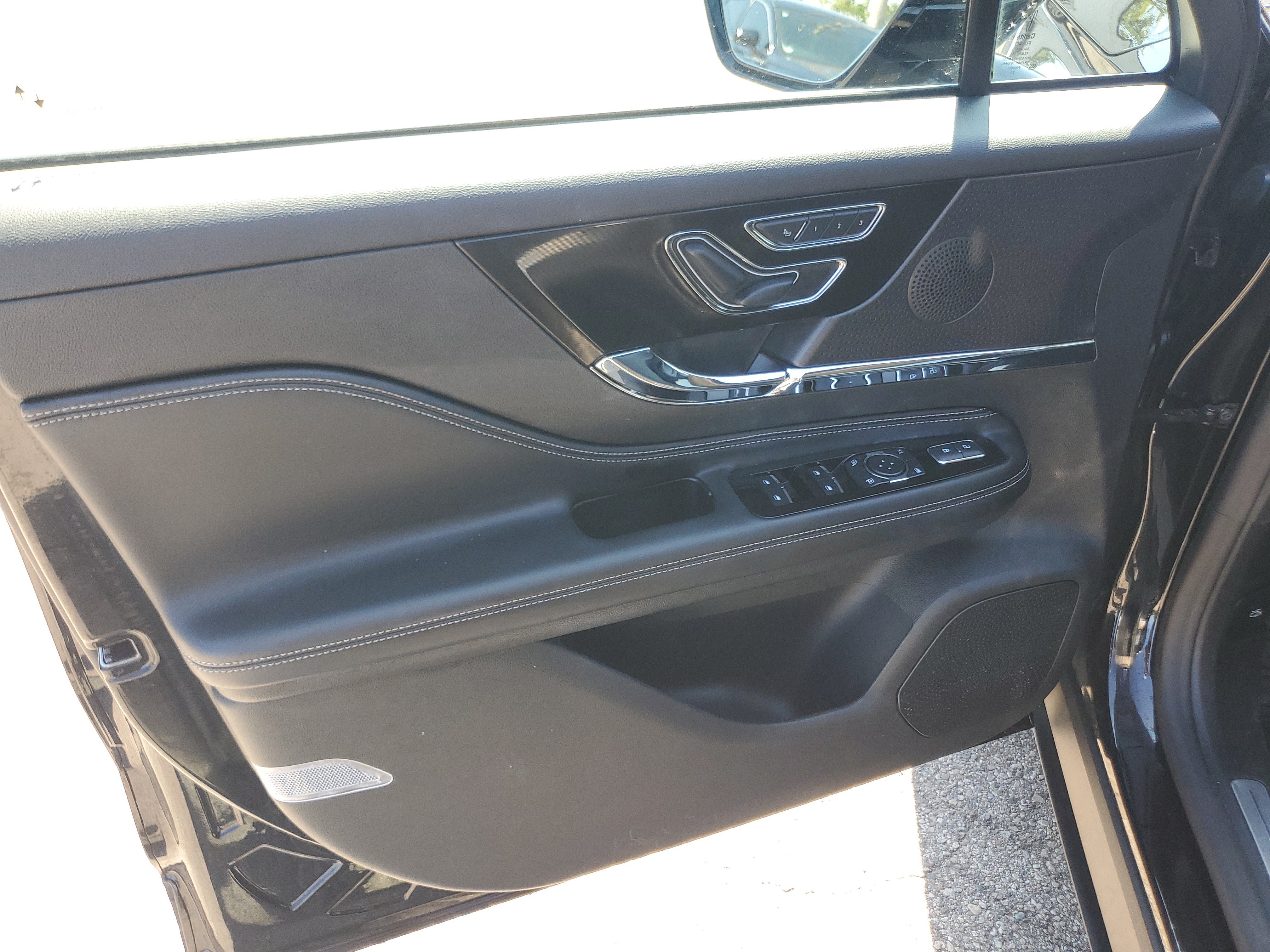 Certified 2024 Lincoln Corsair AWD w/ Equipment Group 101A image 10