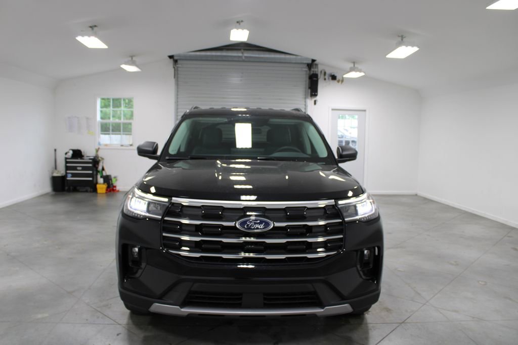 New 2026 Ford Explorer Active RWD image 2