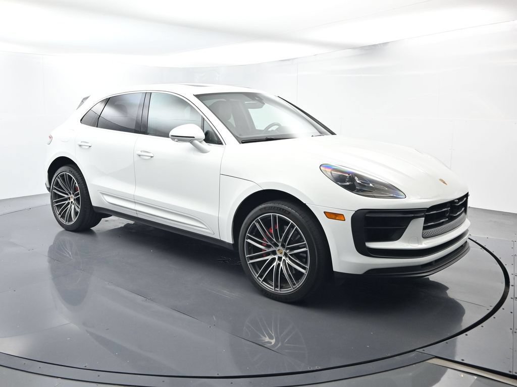 Certified 2024 Porsche Macan S AWD/4WD image 17