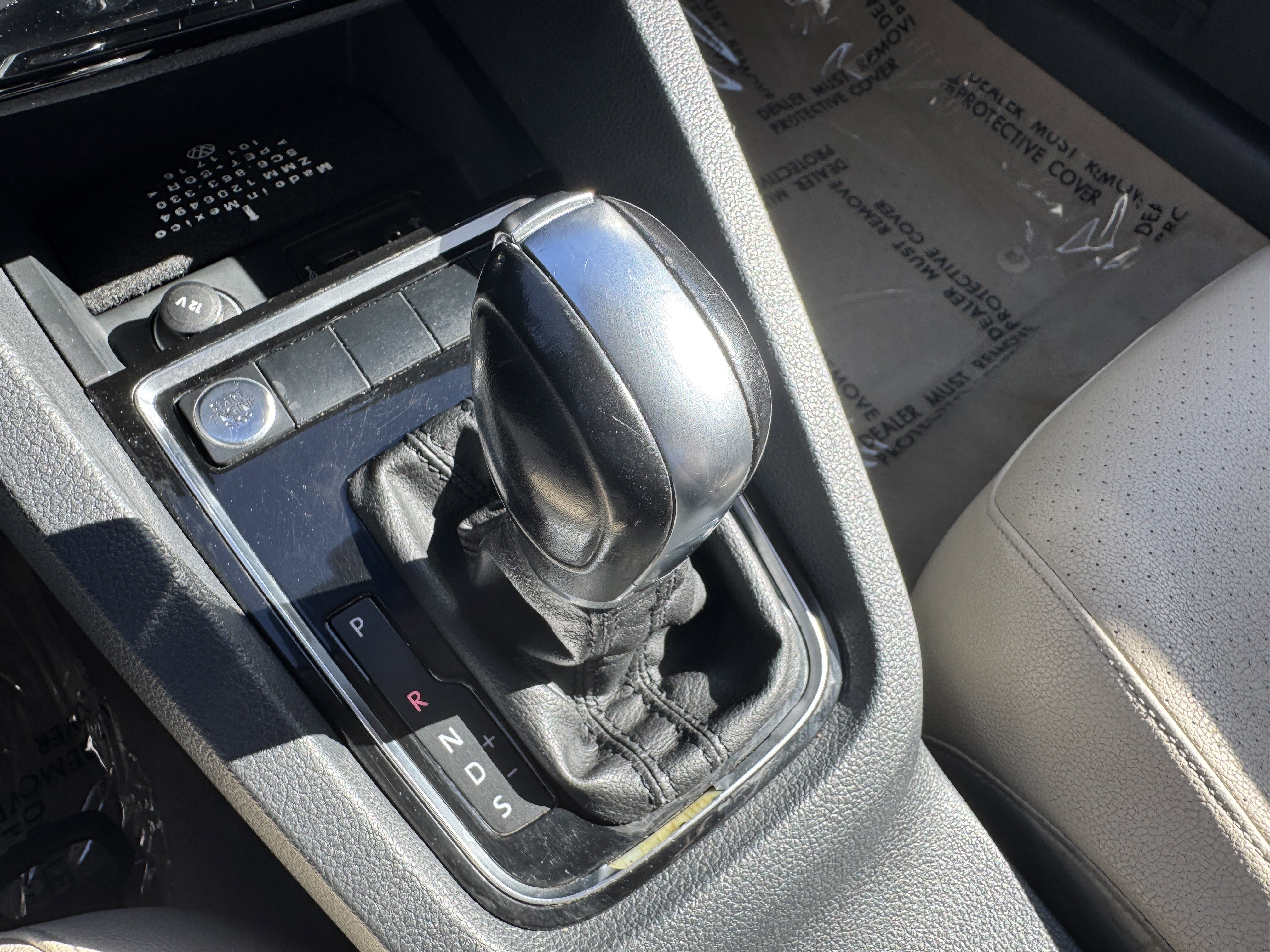 Used 2016 Volkswagen Jetta SEL w/ Lighting Package image 30