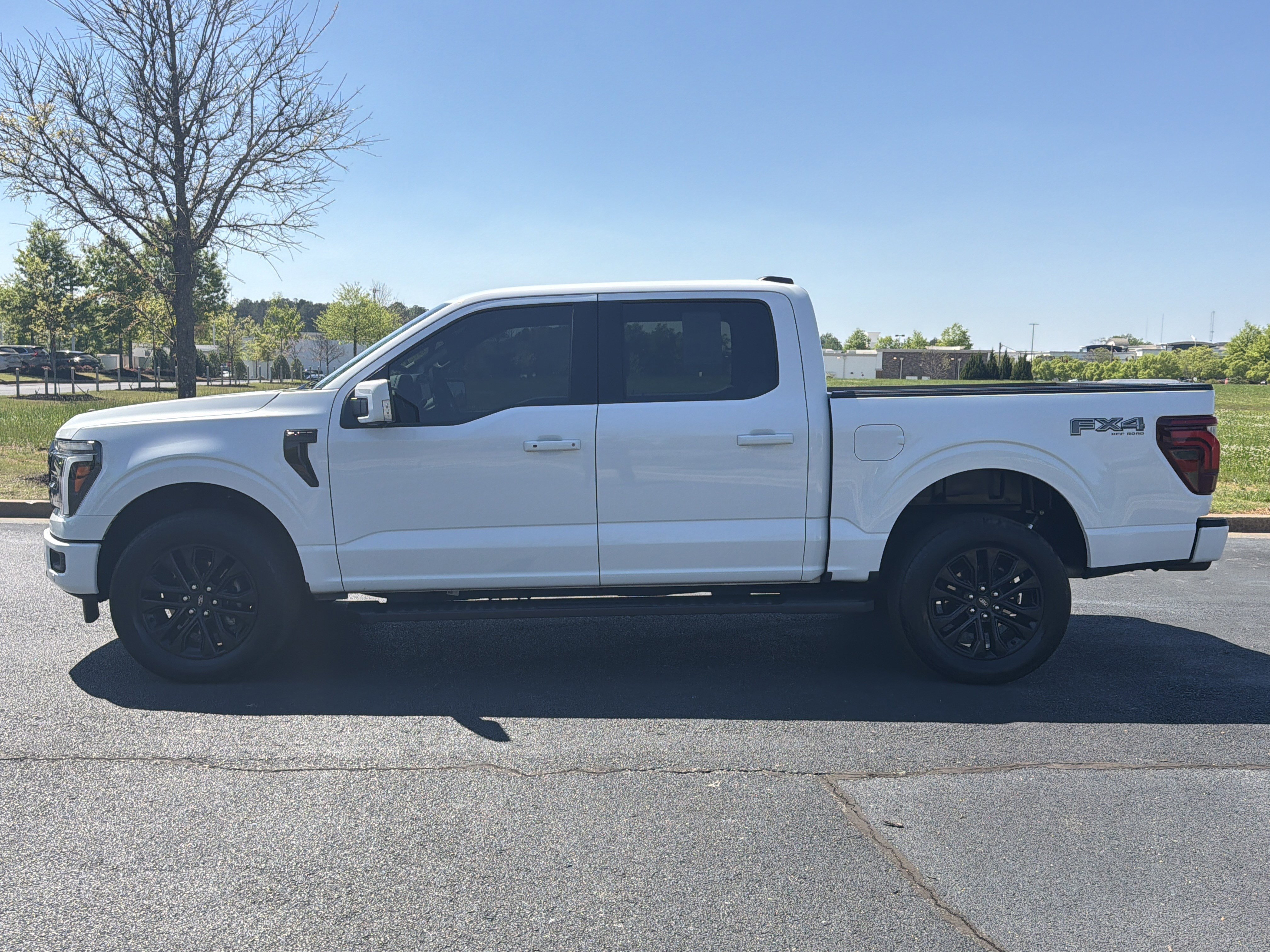 Used 2025 Ford F150 Lariat w/ Equipment Group 501A Mid image 6