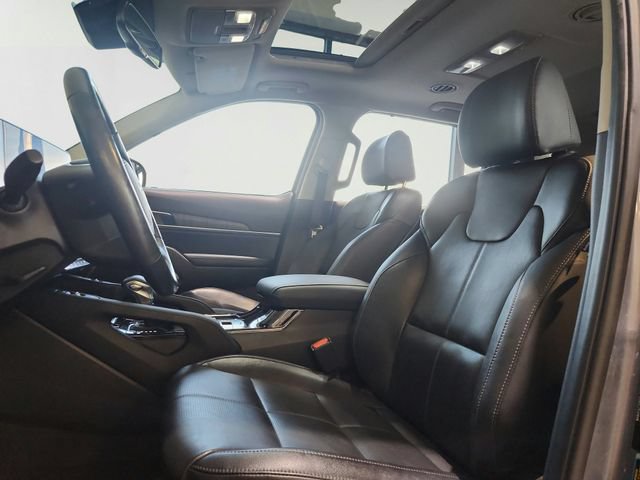 Certified 2024 Kia Telluride EX w/ EX Captain's Chair Package AWD/4WD image 12