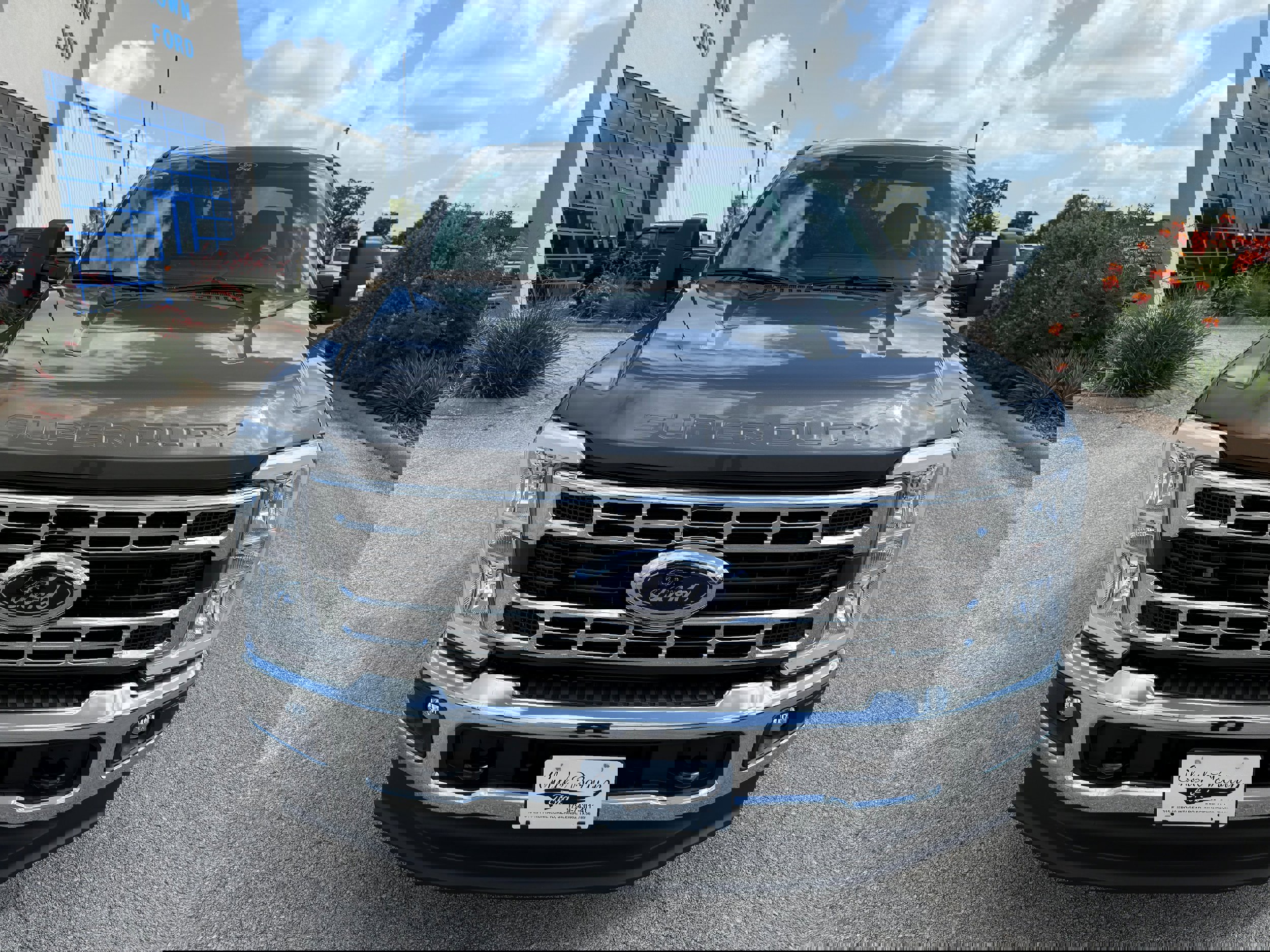 New 2025 Ford F250 XLT w/ FX4 Off-Road Package AWD/4WD image 15