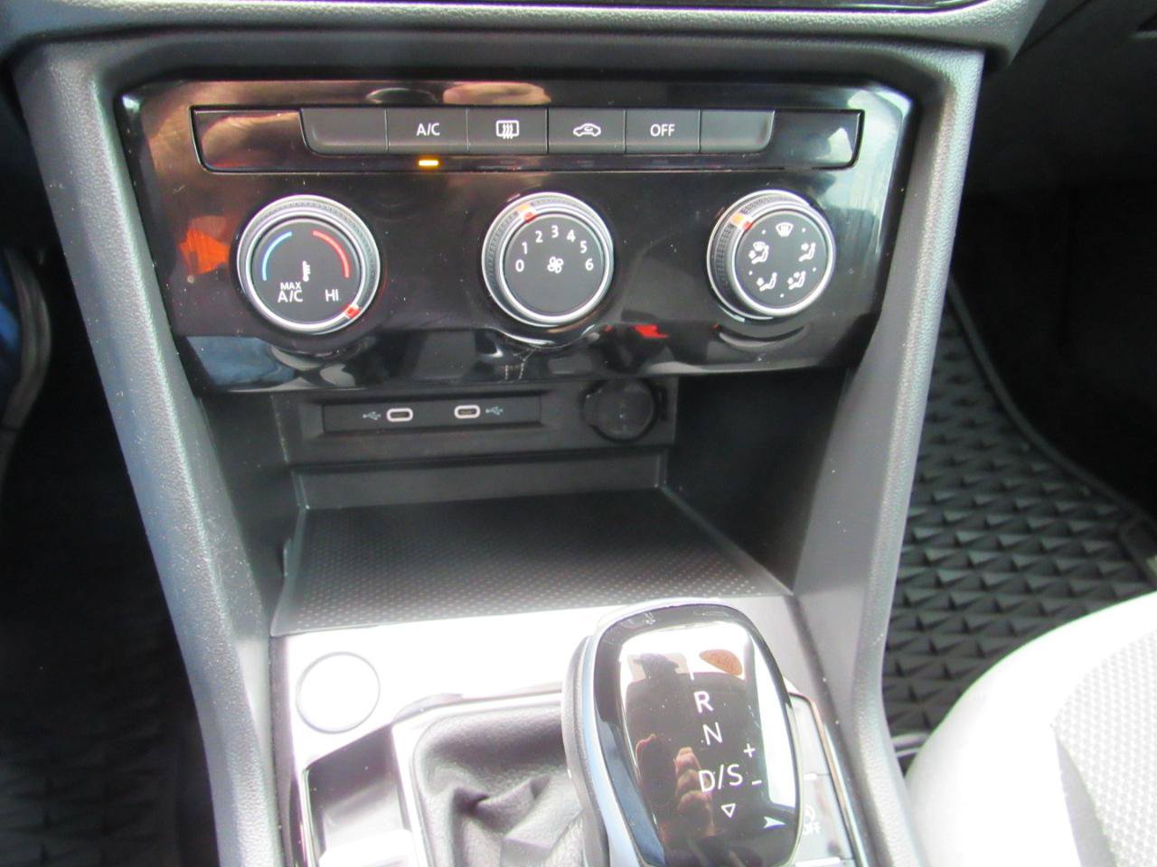 Used 2024 Volkswagen Taos S FWD image 26