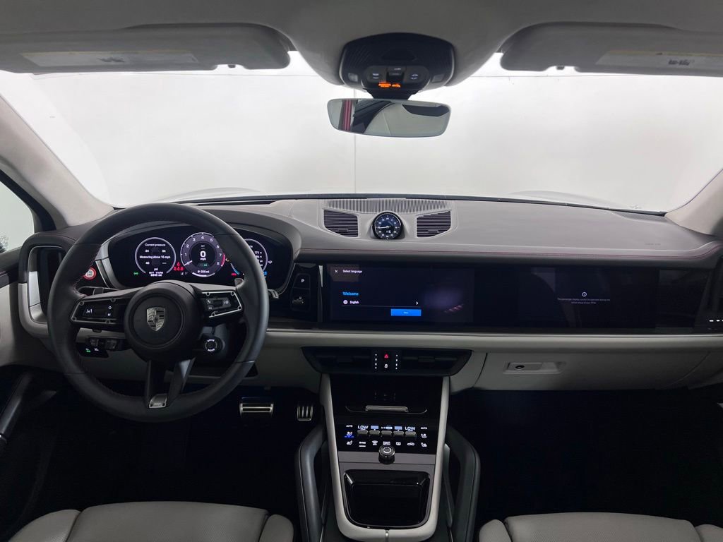 Certified 2025 Porsche Cayenne Turbo AWD/4WD image 23