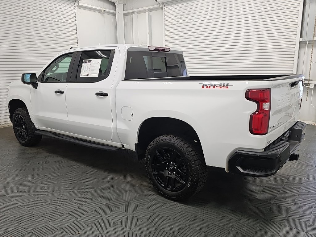 Used 2024 Chevrolet Silverado 1500 LT Trail Boss w/ LT Trail Boss Premium Package AWD/4WD image 6