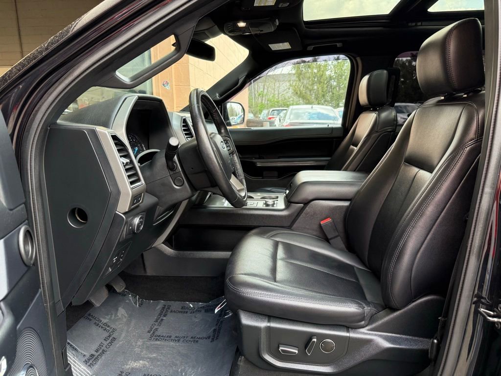 Used 2019 Ford Expedition XLT w/ Equipment Group 202A AWD/4WD image 9