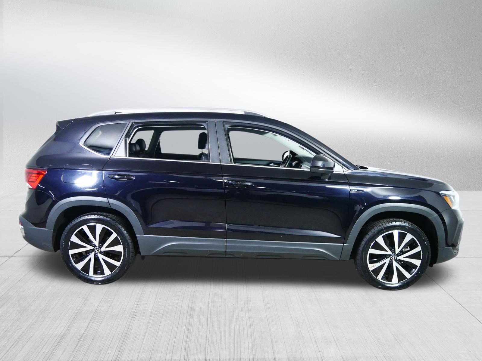 Certified 2023 Volkswagen Taos SE w/ Panoramic Sunroof Package image 8