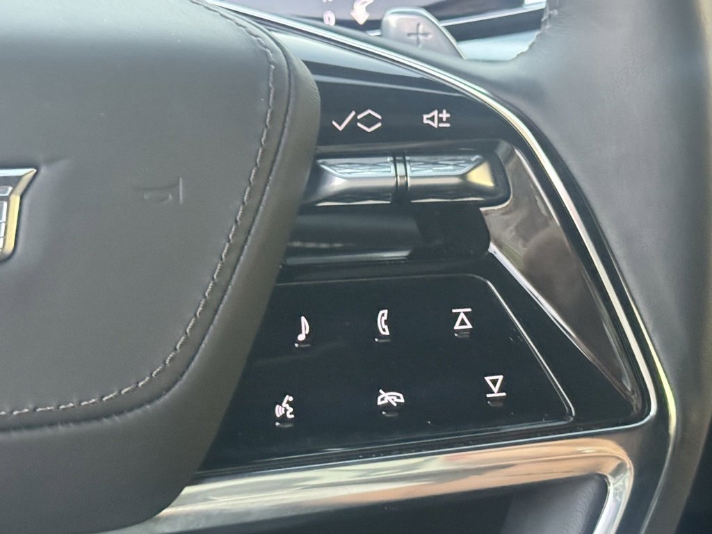 Used 2025 Cadillac Escalade Sport Platinum w/ LPO, ONYX Package image 24