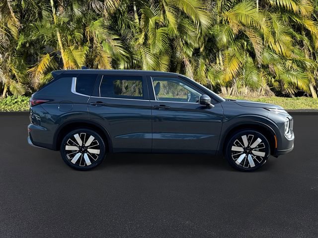 Used 2025 Mitsubishi Outlander SE FWD image 4