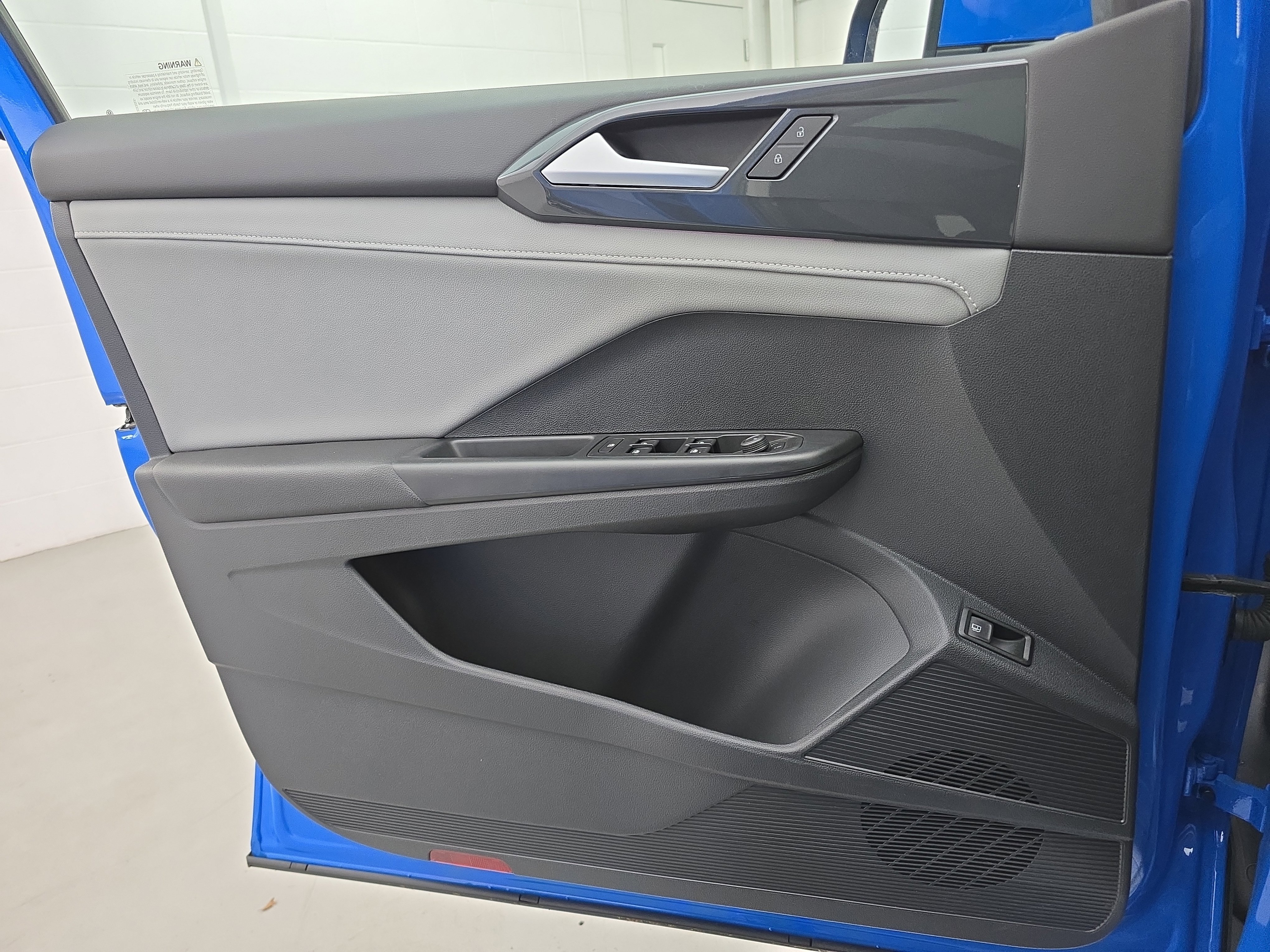 Certified 2022 Volkswagen Taos SEL w/ Panoramic Sunroof Package image 26