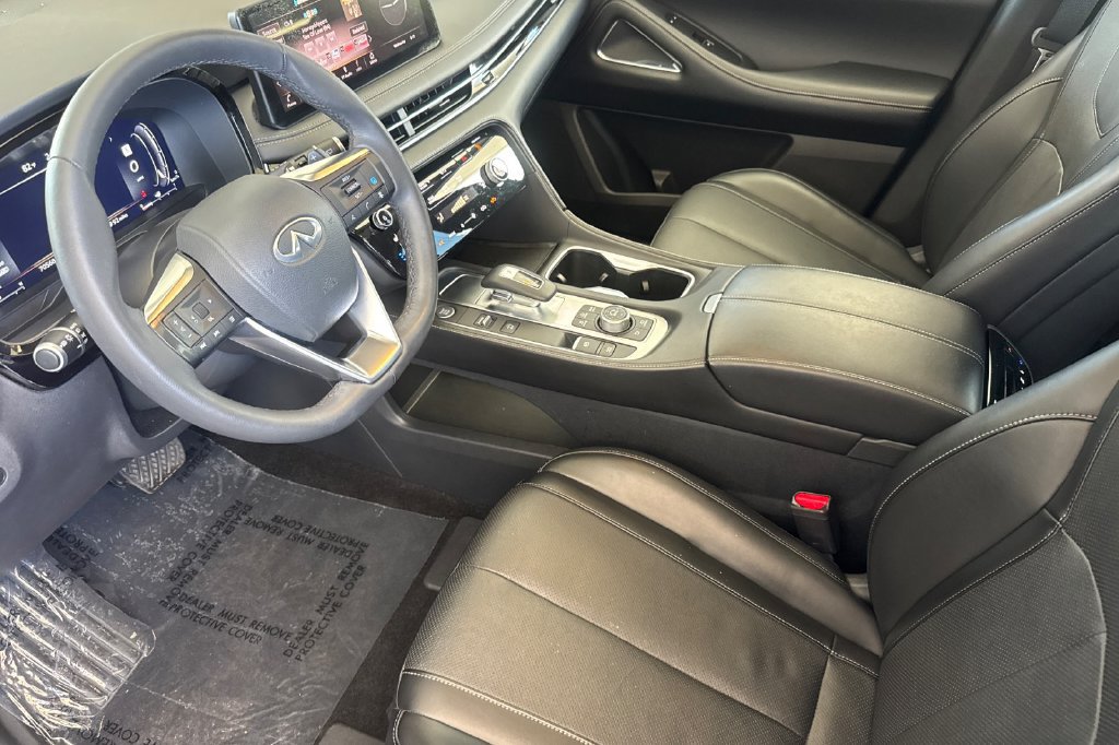 Certified 2025 INFINITI QX60 Luxe FWD image 9