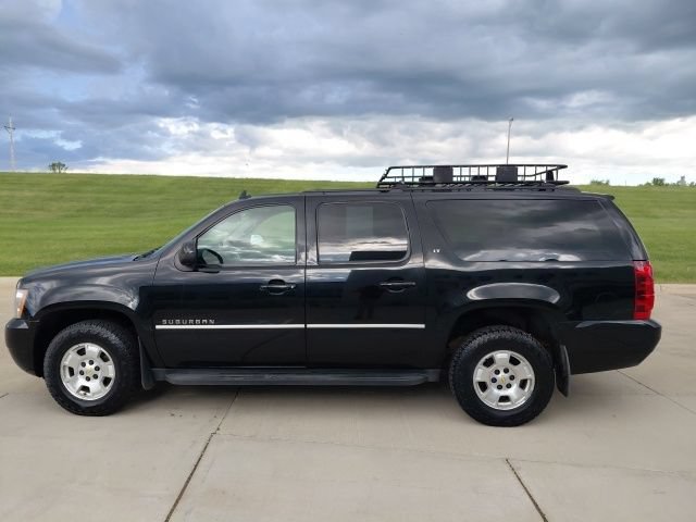 Used 2012 Chevrolet Suburban LT w/ Luxury Package AWD/4WD image 6