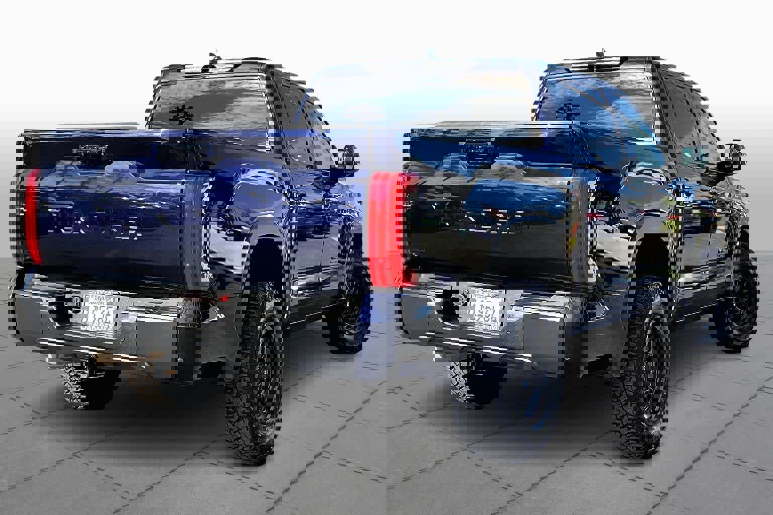 Used 2025 Toyota Tundra Limited image 12