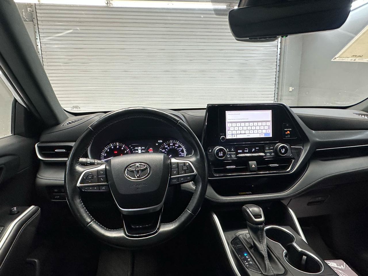 Used 2023 Toyota Highlander XSE AWD/4WD image 17