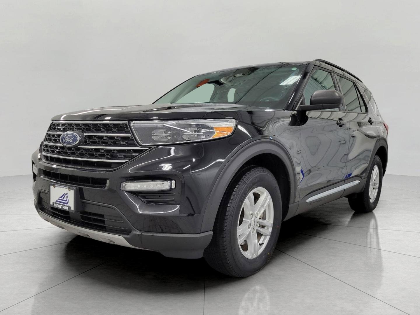 Used 2023 Ford Explorer XLT w/ Equipment Group 202A image 12