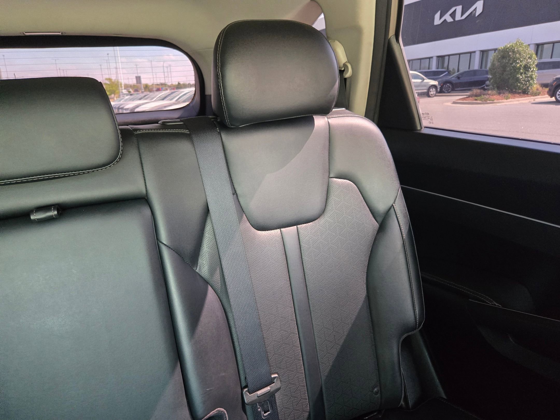 Used 2021 Kia Sorento S w/ Panoramic Sunroof Package image 14